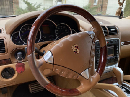 Сірий Порше Cayenne, об'ємом двигуна 4.51 л та пробігом 176 тис. км за 10999 $, фото 1 на Automoto.ua