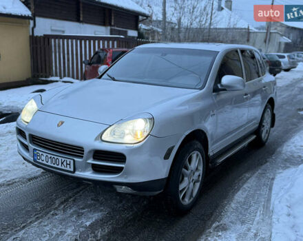 Сірий Порше Cayenne, об'ємом двигуна 4.51 л та пробігом 271 тис. км за 9000 $, фото 1 на Automoto.ua