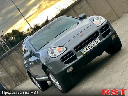 Сірий Порше Cayenne, об'ємом двигуна 4.5 л та пробігом 196 тис. км за 9500 $, фото 1 на Automoto.ua