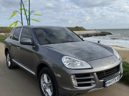 Серый Порше Каен, объемом двигателя 4.8 л и пробегом 240 тыс. км за 9300 $, фото 1 на Automoto.ua