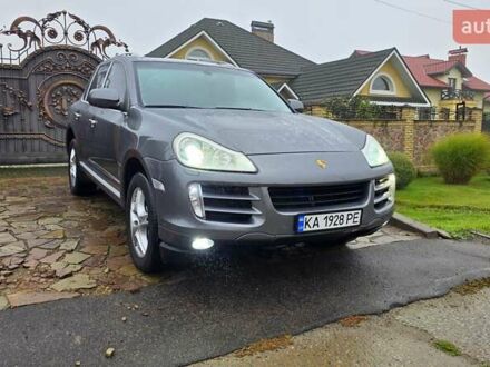 Сірий Порше Cayenne, об'ємом двигуна 4.8 л та пробігом 120 тис. км за 12000 $, фото 1 на Automoto.ua