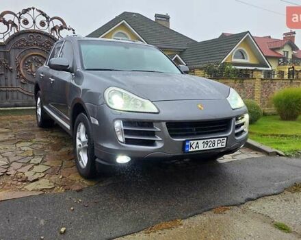 Сірий Порше Cayenne, об'ємом двигуна 4.8 л та пробігом 120 тис. км за 12000 $, фото 1 на Automoto.ua