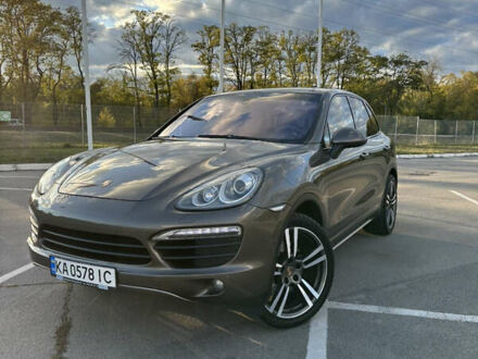 Порше Cayenne 2011 у Запоріжжя на Automoto.ua Сірий Порше Cayenne, об'ємом двигуна 4.81 л та пробігом 263 тис. км за 18999 $, фото 1 на Automoto.ua