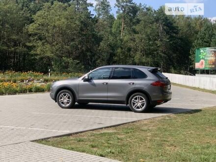 Порше Каен 2013 в Коростене на Automoto.ua Серый Порше Каен, объемом двигателя 3.6 л и пробегом 137 тыс. км за 25000 $, фото 1 на Automoto.ua