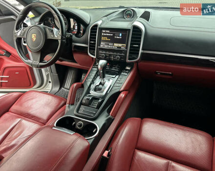 Серый Порше Каен, объемом двигателя 0 л и пробегом 342 тыс. км за 17999 $, фото 1 на Automoto.ua