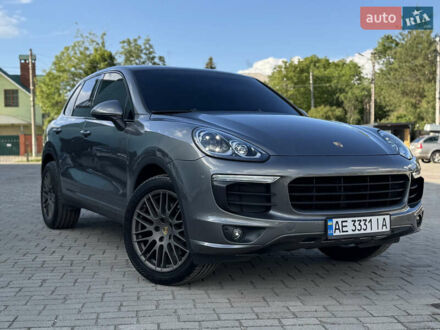 Порше Каен 2015 в Днепре (Днепропетровске) на Automoto.ua Серый Порше Каен, объемом двигателя 3.6 л и пробегом 153 тыс. км за 27500 $, фото 1 на Automoto.ua