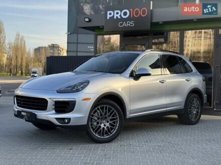 Порше Cayenne 2017 у Києві на Automoto.ua Сірий Порше Cayenne, об'ємом двигуна 3.6 л та пробігом 130 тис. км за 33999 $, фото 1 на Automoto.ua