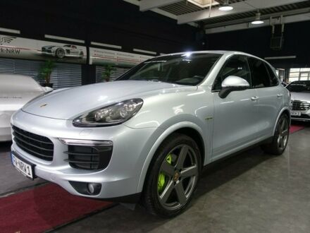 Сірий Порше Cayenne, об'ємом двигуна 3 л та пробігом 64 тис. км за 75000 $, фото 1 на Automoto.ua