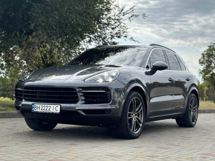 Серый Порше Каен, объемом двигателя 2.89 л и пробегом 70 тыс. км за 64000 $, фото 1 на Automoto.ua