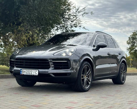 Серый Порше Каен, объемом двигателя 2.89 л и пробегом 70 тыс. км за 64000 $, фото 1 на Automoto.ua
