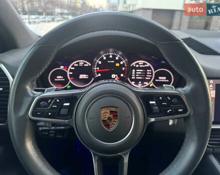 Серый Порше Каен, объемом двигателя 3 л и пробегом 34 тыс. км за 75000 $, фото 1 на Automoto.ua