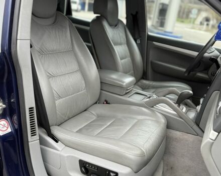 Синій Порше Cayenne, об'ємом двигуна 4.8 л та пробігом 220 тис. км за 4100 $, фото 14 на Automoto.ua