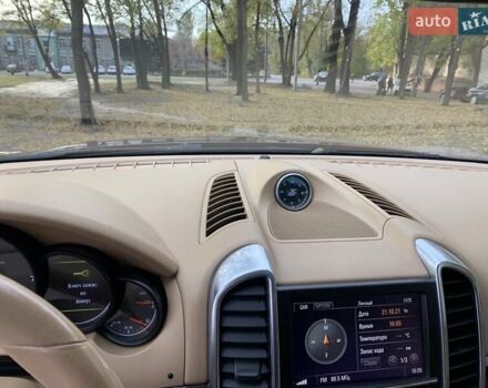 Синій Порше Cayenne, об'ємом двигуна 3.6 л та пробігом 214 тис. км за 19000 $, фото 9 на Automoto.ua