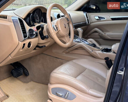 Синий Порше Каен, объемом двигателя 3.6 л и пробегом 250 тыс. км за 14800 $, фото 16 на Automoto.ua