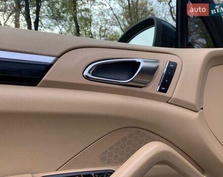 Синій Порше Cayenne, об'ємом двигуна 3.6 л та пробігом 214 тис. км за 19000 $, фото 13 на Automoto.ua