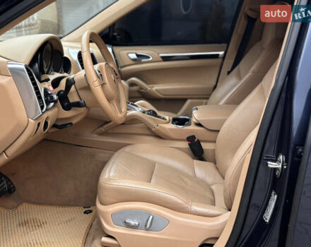 Синий Порше Каен, объемом двигателя 3.6 л и пробегом 250 тыс. км за 18800 $, фото 21 на Automoto.ua