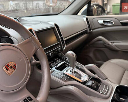 Синій Порше Cayenne, об'ємом двигуна 3 л та пробігом 290 тис. км за 18500 $, фото 16 на Automoto.ua