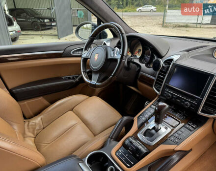 Порше Каен 2013 в Киеве на Automoto.ua Синий Порше Каен, объемом двигателя 4.81 л и пробегом 218 тыс. км за 30000 $, фото 3 на Automoto.ua