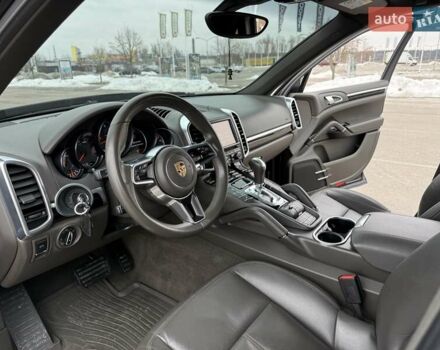 Синий Порше Каен, объемом двигателя 2.97 л и пробегом 155 тыс. км за 36900 $, фото 39 на Automoto.ua