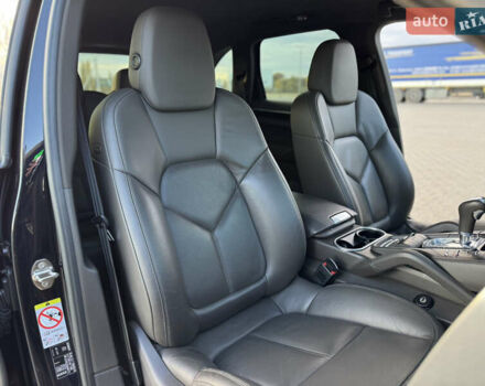 Синій Порше Cayenne, об'ємом двигуна 3 л та пробігом 153 тис. км за 34000 $, фото 25 на Automoto.ua