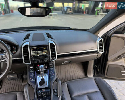 Синій Порше Cayenne, об'ємом двигуна 3 л та пробігом 153 тис. км за 34000 $, фото 29 на Automoto.ua