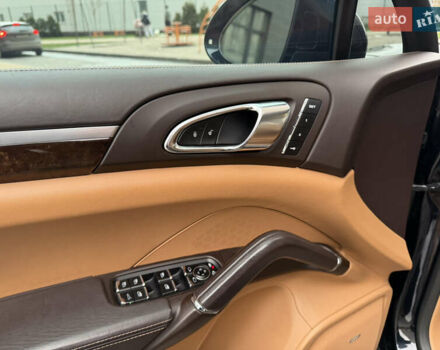 Синий Порше Каен, объемом двигателя 4.8 л и пробегом 142 тыс. км за 31900 $, фото 13 на Automoto.ua