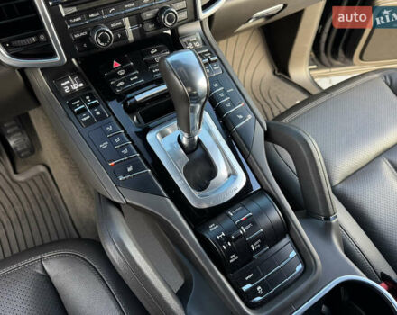 Синій Порше Cayenne, об'ємом двигуна 3 л та пробігом 153 тис. км за 34000 $, фото 31 на Automoto.ua