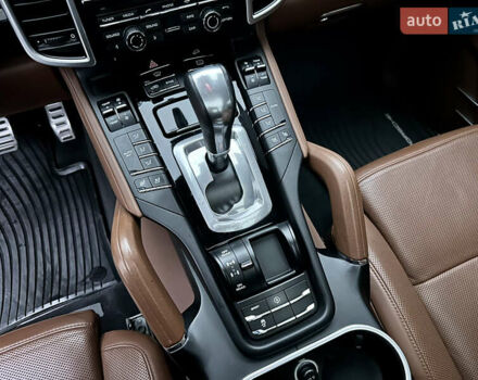 Синий Порше Каен, объемом двигателя 3.6 л и пробегом 245 тыс. км за 22000 $, фото 33 на Automoto.ua