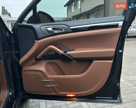 Синий Порше Каен, объемом двигателя 3.6 л и пробегом 245 тыс. км за 22000 $, фото 25 на Automoto.ua