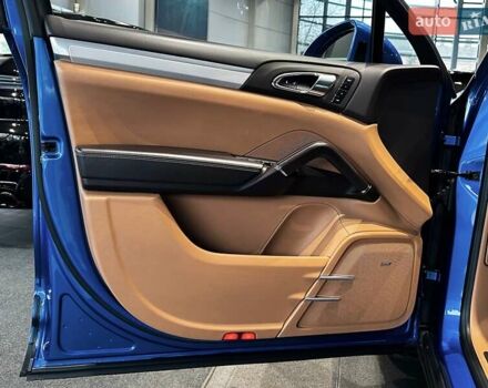 Синий Порше Каен, объемом двигателя 4.13 л и пробегом 188 тыс. км за 45000 $, фото 12 на Automoto.ua