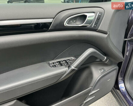 Синий Порше Каен, объемом двигателя 3 л и пробегом 116 тыс. км за 29950 $, фото 8 на Automoto.ua