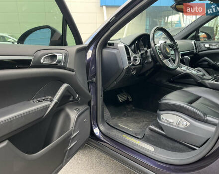 Синій Порше Cayenne, об'ємом двигуна 3 л та пробігом 116 тис. км за 33990 $, фото 8 на Automoto.ua