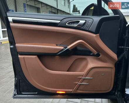 Синий Порше Каен, объемом двигателя 3.6 л и пробегом 245 тыс. км за 22000 $, фото 19 на Automoto.ua