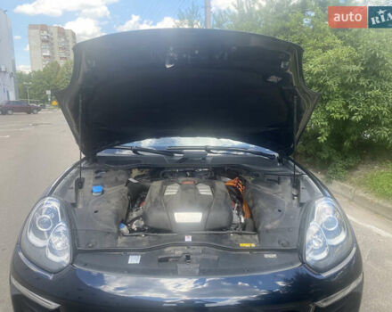 Порше Каен 2016 в Львове на Automoto.ua Синий Порше Каен, объемом двигателя 3 л и пробегом 132 тыс. км за 35500 $, фото 23 на Automoto.ua