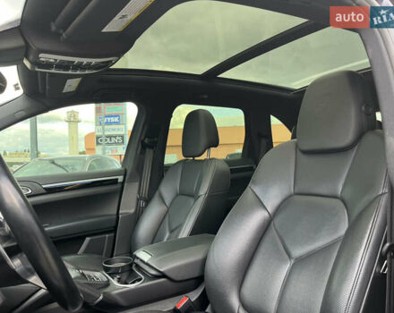 Порше Каен 2016 в Киеве на Automoto.ua Синий Порше Каен, объемом двигателя 3 л и пробегом 116 тыс. км за 33900 $, фото 11 на Automoto.ua