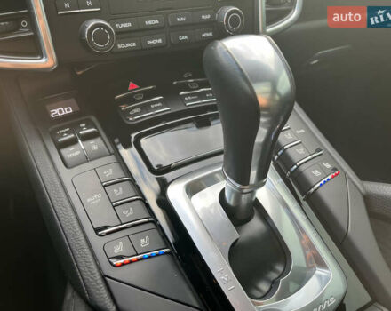 Синій Порше Cayenne, об'ємом двигуна 3 л та пробігом 116 тис. км за 33990 $, фото 22 на Automoto.ua