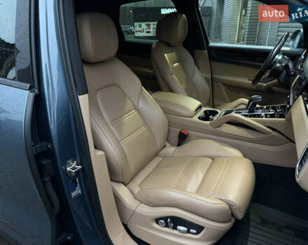 Синий Порше Каен, объемом двигателя 3 л и пробегом 137 тыс. км за 54000 $, фото 10 на Automoto.ua