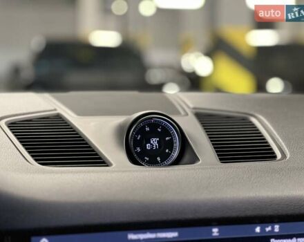 Синий Порше Каен, объемом двигателя 3 л и пробегом 78 тыс. км за 52314 $, фото 39 на Automoto.ua