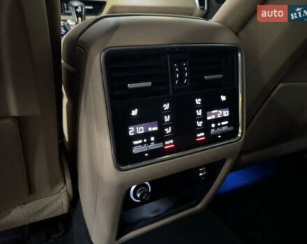 Порше Каен 2018 в Киеве на Automoto.ua Синий Порше Каен, объемом двигателя 3 л и пробегом 86 тыс. км за 51000 $, фото 20 на Automoto.ua