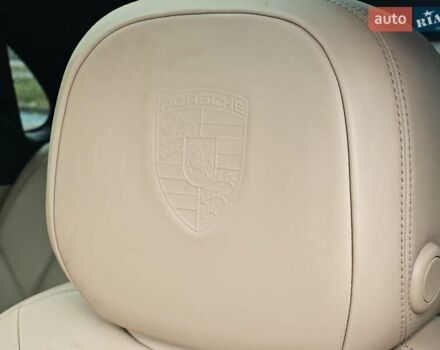 Синий Порше Каен, объемом двигателя 3 л и пробегом 100 тыс. км за 52999 $, фото 25 на Automoto.ua