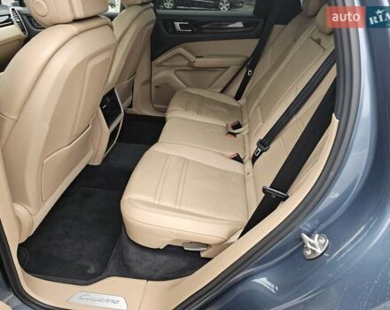 Синий Порше Каен, объемом двигателя 3 л и пробегом 100 тыс. км за 52999 $, фото 47 на Automoto.ua