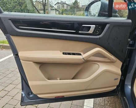 Синий Порше Каен, объемом двигателя 3 л и пробегом 100 тыс. км за 52999 $, фото 20 на Automoto.ua