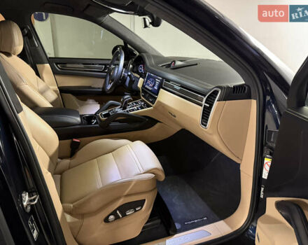 Синий Порше Каен, объемом двигателя 2.9 л и пробегом 73 тыс. км за 62000 $, фото 23 на Automoto.ua