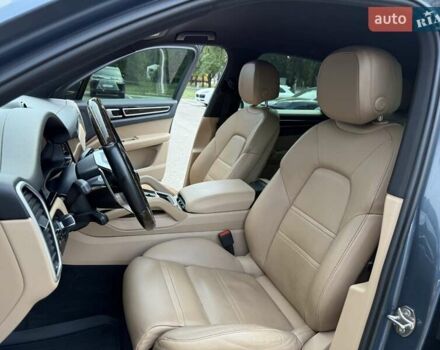 Синій Порше Cayenne, об'ємом двигуна 2.89 л та пробігом 101 тис. км за 57000 $, фото 18 на Automoto.ua