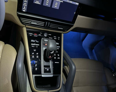 Синий Порше Каен, объемом двигателя 3 л и пробегом 69 тыс. км за 62500 $, фото 10 на Automoto.ua