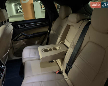 Синий Порше Каен, объемом двигателя 2.9 л и пробегом 73 тыс. км за 62000 $, фото 28 на Automoto.ua