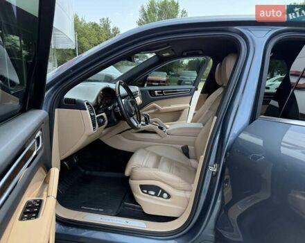 Синій Порше Cayenne, об'ємом двигуна 2.89 л та пробігом 101 тис. км за 57000 $, фото 16 на Automoto.ua
