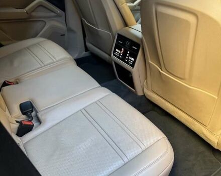 Порше Cayenne 2018 у Києві на Automoto.ua Синій Порше Cayenne, об'ємом двигуна 2.89 л та пробігом 130 тис. км за 58825 $, фото 11 на Automoto.ua