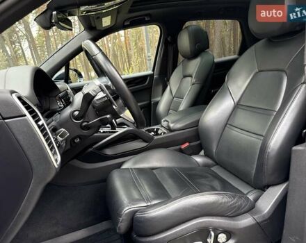 Порше Каен 2018 в Киеве на Automoto.ua Синий Порше Каен, объемом двигателя 3 л и пробегом 55 тыс. км за 53000 $, фото 38 на Automoto.ua