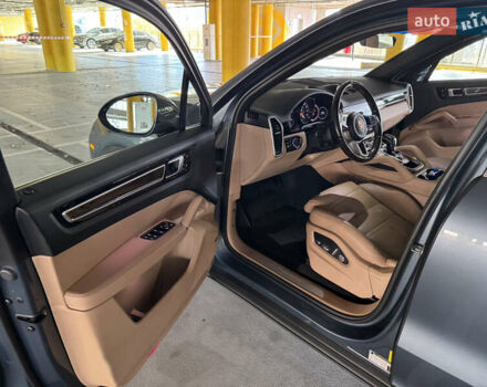 Порше Каен 2018 в Киеве на Automoto.ua Синий Порше Каен, объемом двигателя 3 л и пробегом 86 тыс. км за 51000 $, фото 9 на Automoto.ua